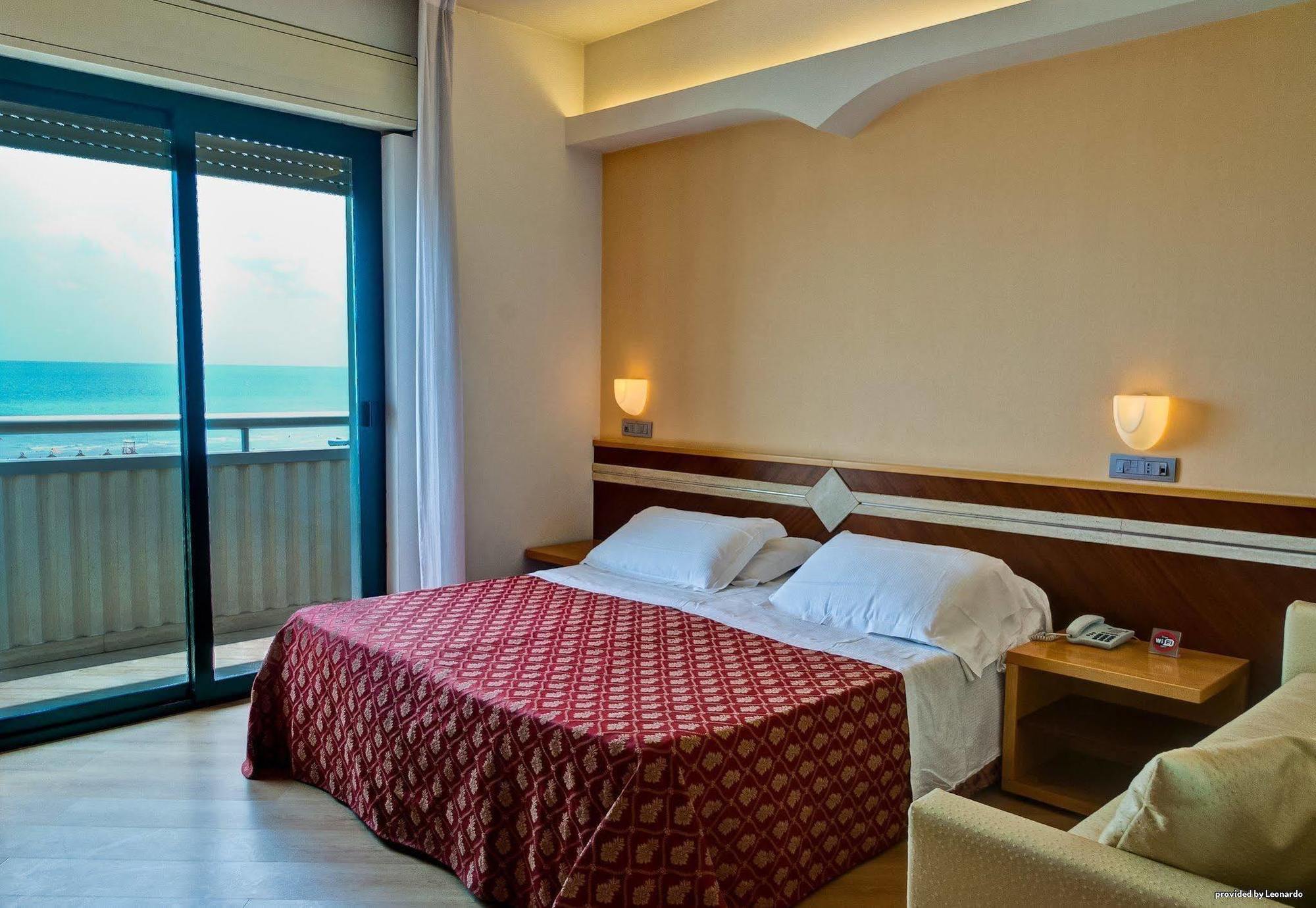Hotel Europa Beach Village Giulianova Esterno foto